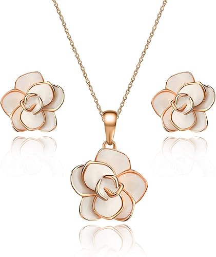 Juego de aretes y collar
